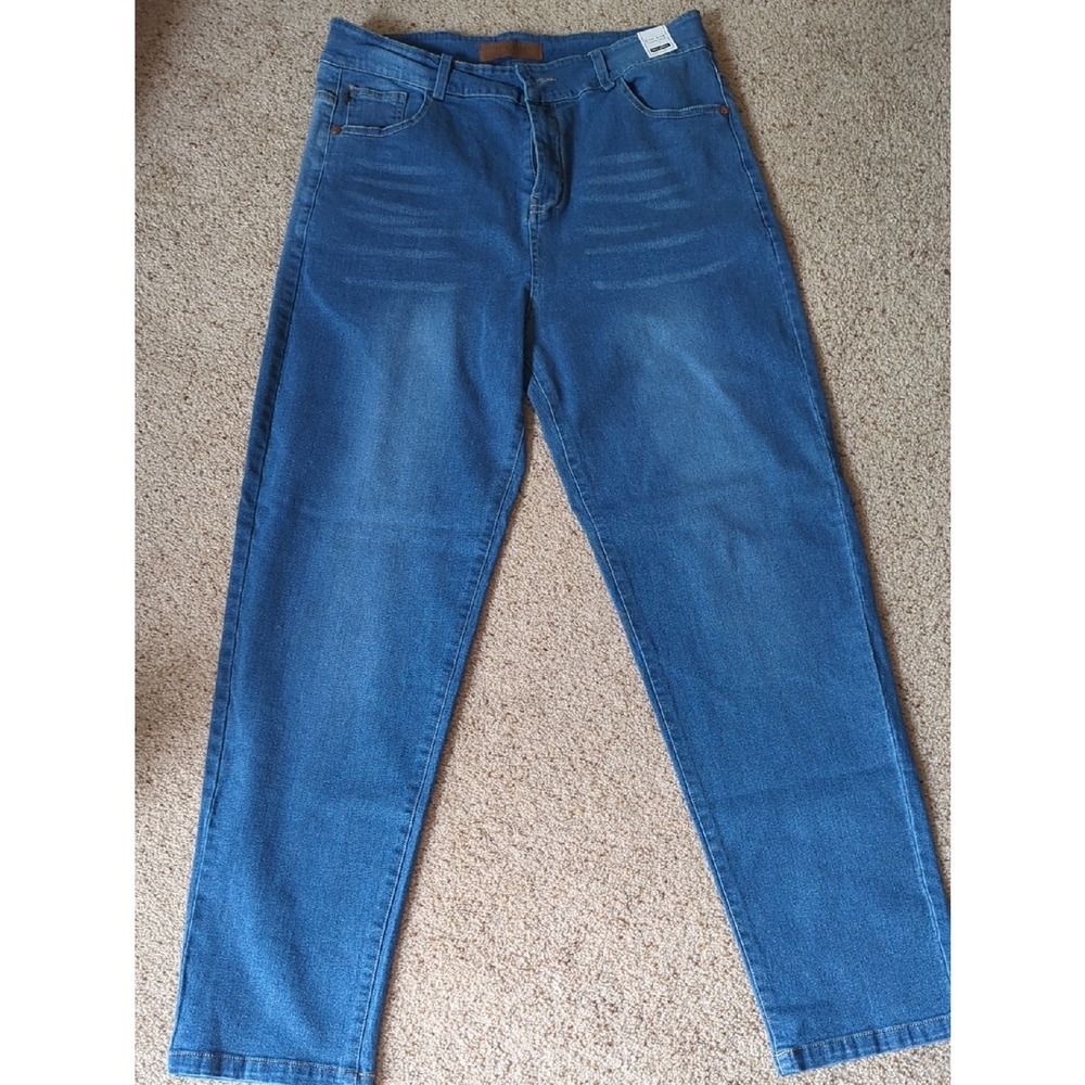 Judy‎ Blue Medium Blue Denim Jeans with Leather Brand Patch